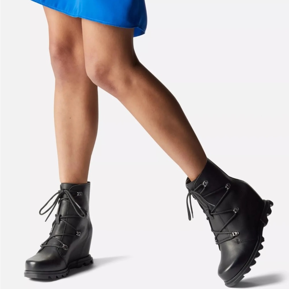 Sorel Joan of Arctic Wedge lll, waterproof lace boots - SZ 10-Womens
